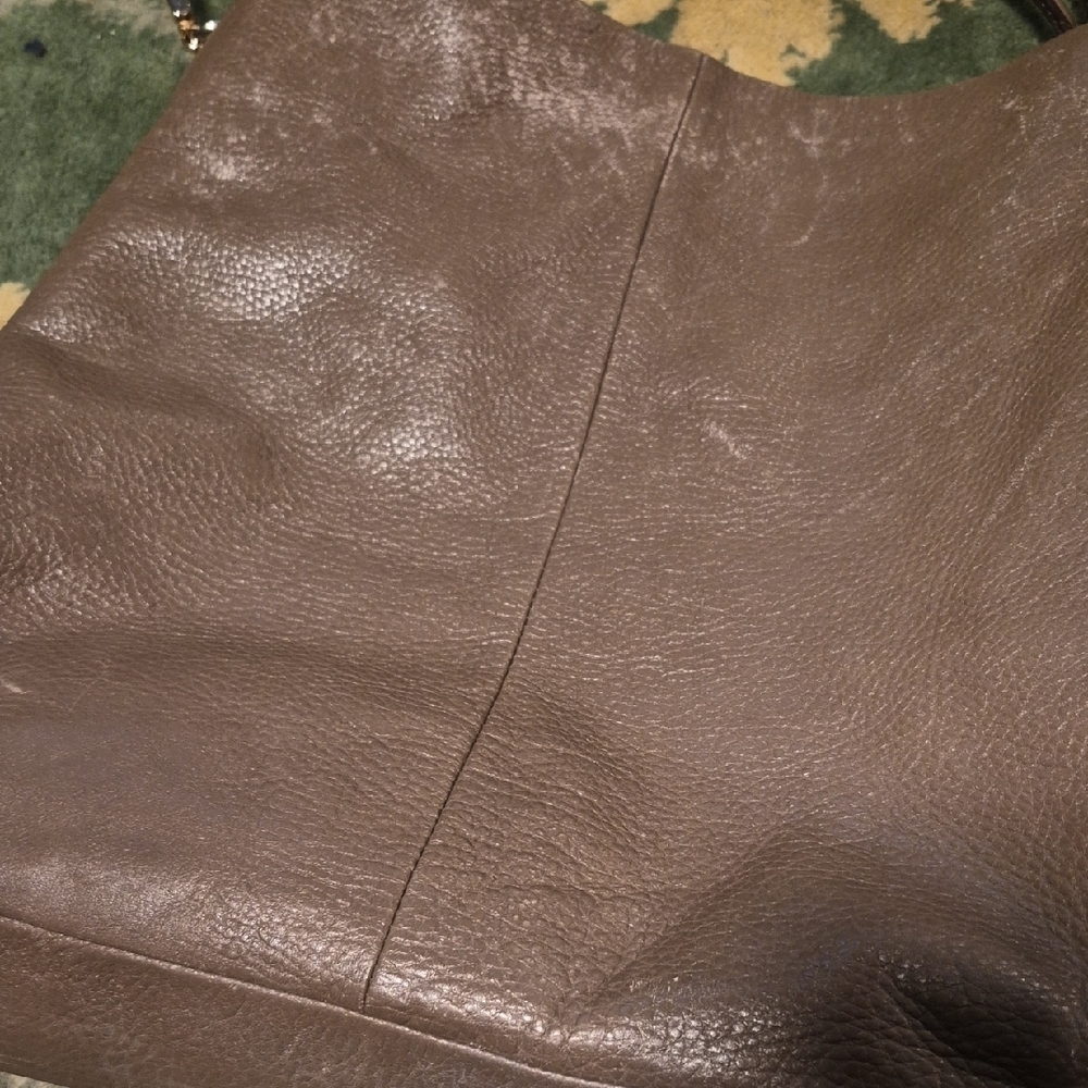 Classic Leather Tote Bag in Brown - Picture 5 of 15
